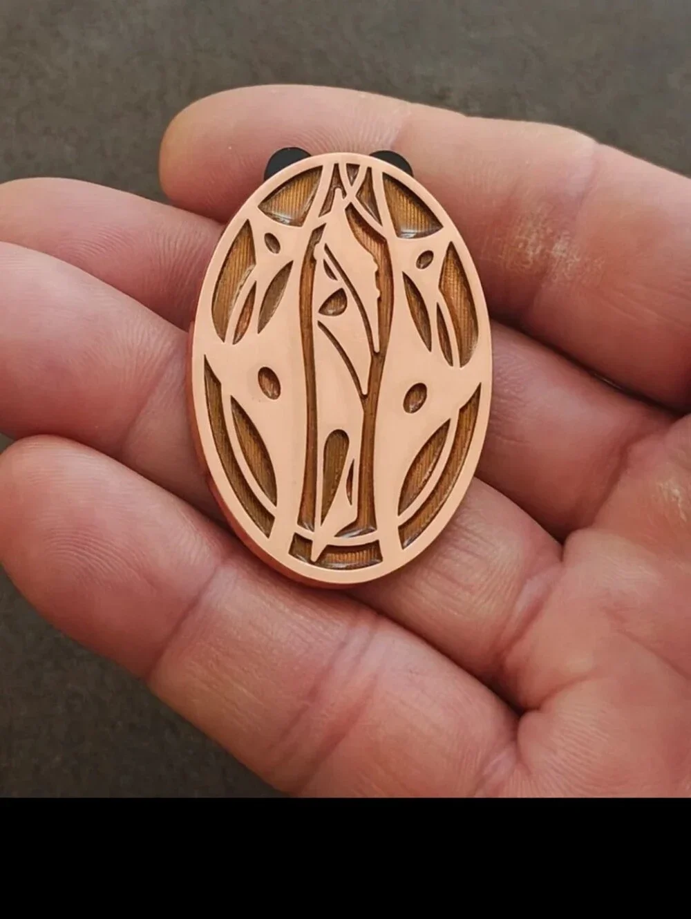 2019 Star Wars Galaxy's Edge Savi's Lightsaber Workshop Elemental Nature Pin